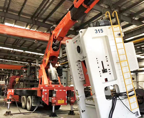 杭州江干附近随车吊出租，轻松解决运输难题